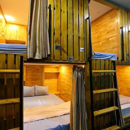 Catba Pod Hostel - Restaurant And Rooftop Bar Dong Khe Sau Exteriör bild