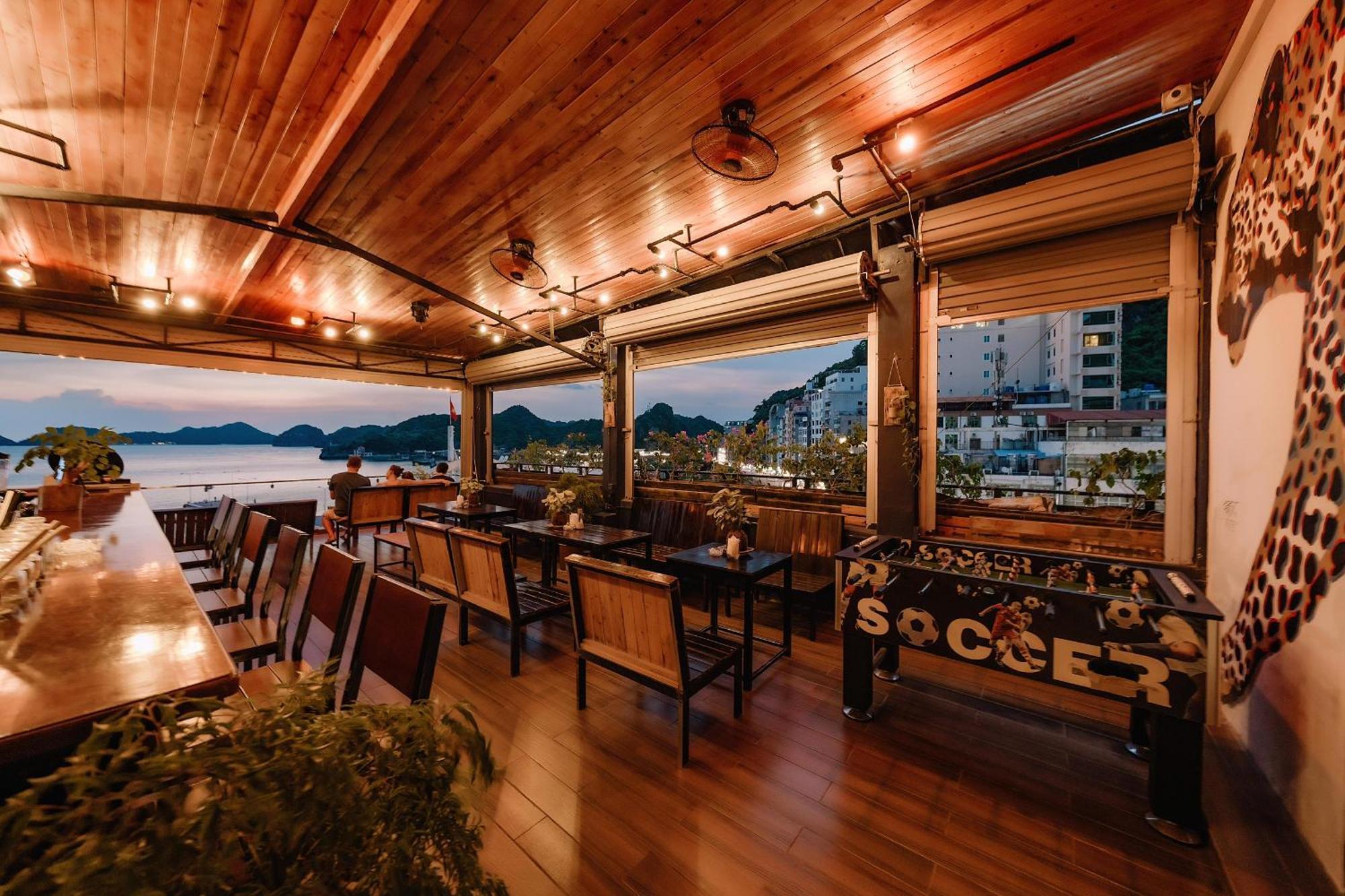 Catba Pod Hostel - Restaurant And Rooftop Bar Dong Khe Sau Exteriör bild